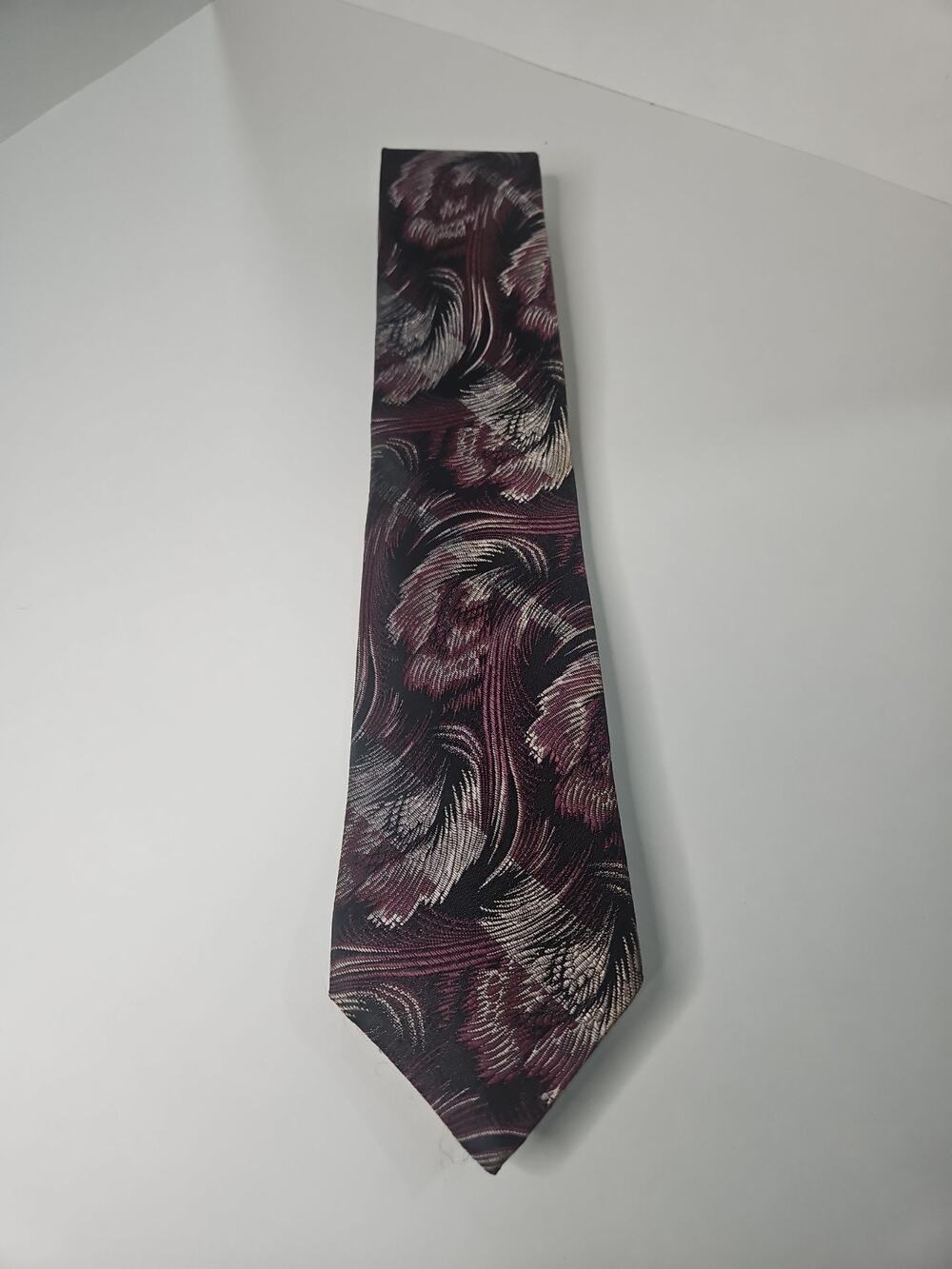 Vintage Rhynecliffe USA Silk Necktie Burgundy Gray Abstract Swirl Designer Tie